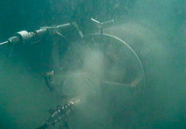 ant-base-fuse-underwater-cut-en.jpg