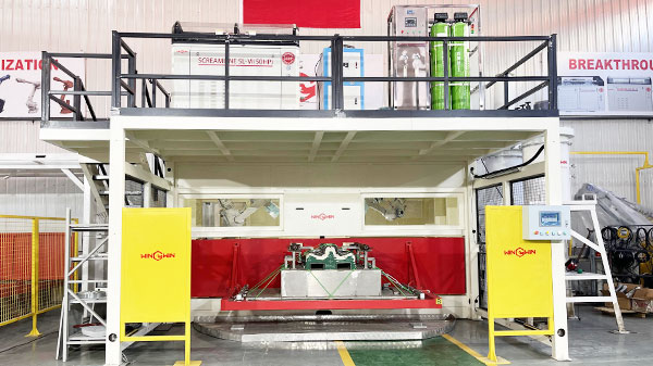 双层三机器人水切割工作站